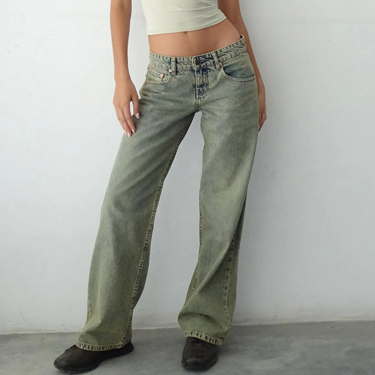 Amara™ Retro-Low Jeans