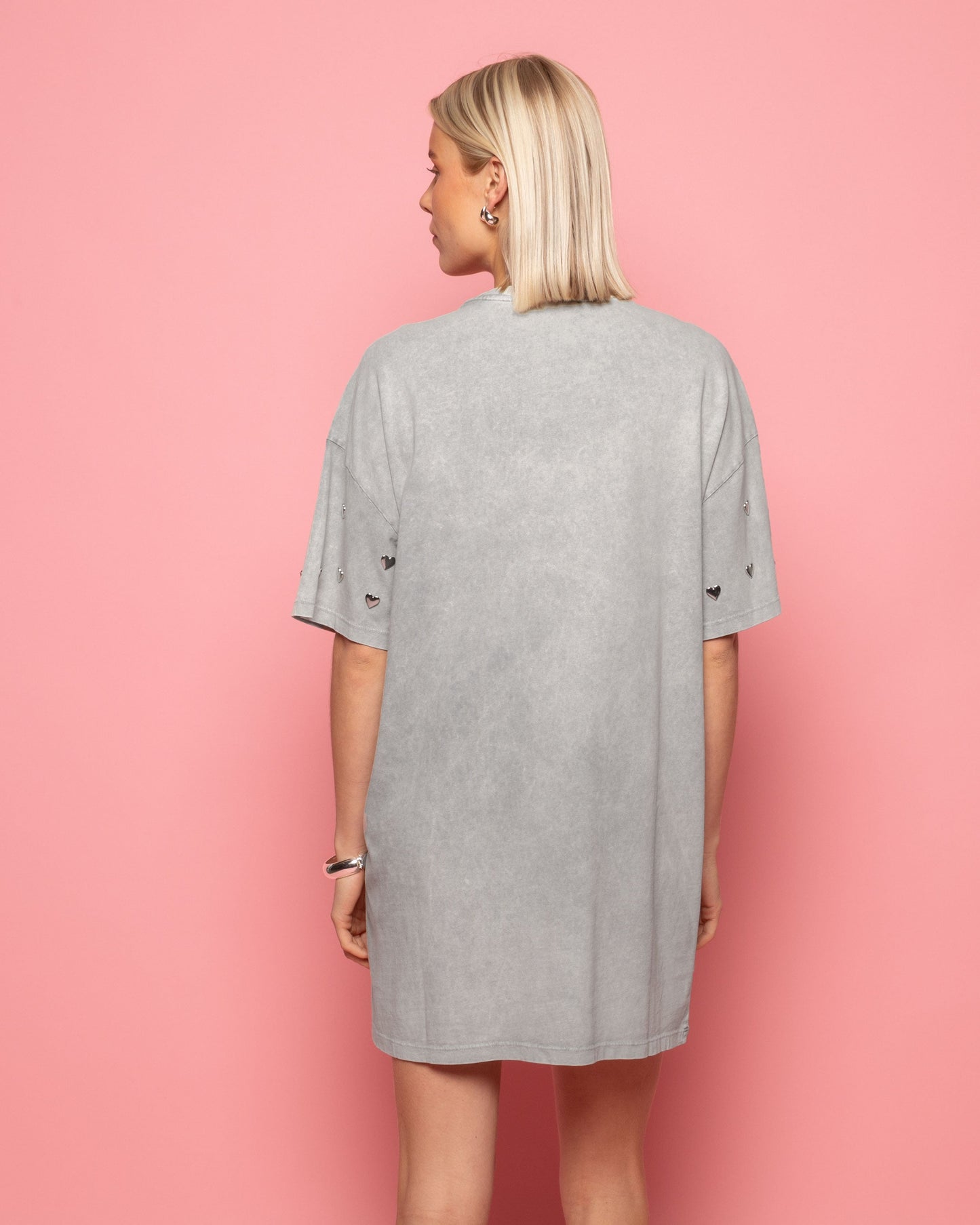 ALLOVER HEART STUD TEE DRESS ACID LICHTGRIJS