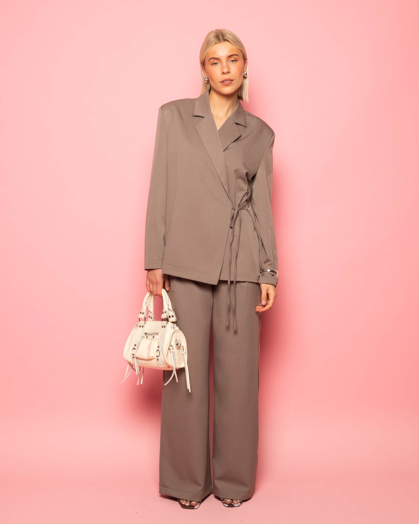 ZOEY WRAP UP BLAZER TAUPE